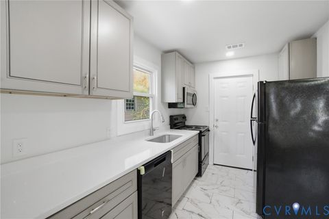 Tiny photo for 807 McKenzie Street, Petersburg, VA 23803 (MLS # 2609363)