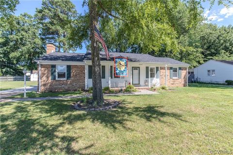 A home in Colonial Heights