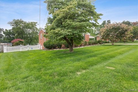 A home in Colonial Heights