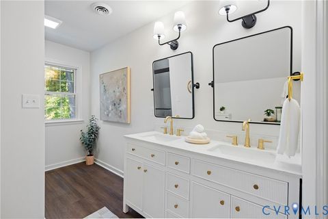 Tiny photo for 18015 James River Drive, Disputanta, VA 23842 (MLS # 2529290)