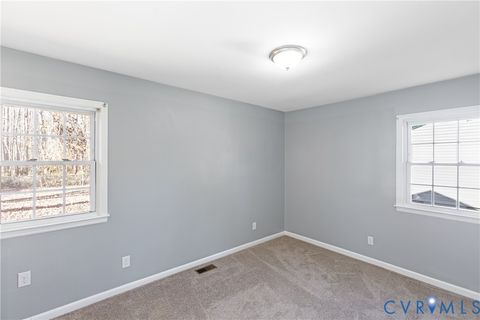Tiny photo for 133 Lakewood Drive, Petersburg, VA 23805 (MLS # 2604863)