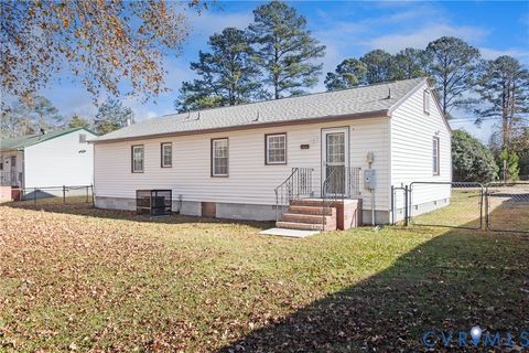 Tiny photo for 133 Lakewood Drive, Petersburg, VA 23805 (MLS # 2604863)