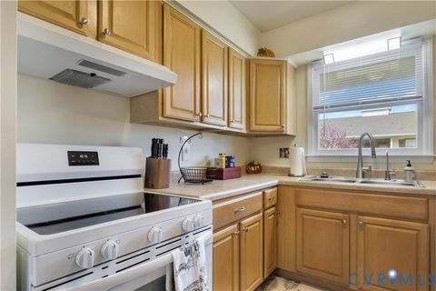 Tiny photo for 306 Patriot Lane #E, Williamsburg, VA 23185 (MLS # 2608099)