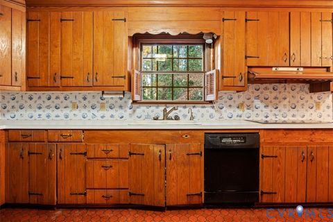 Tiny photo for 701 E Maryland Avenue, Crewe, VA 23930 (MLS # 2602611)