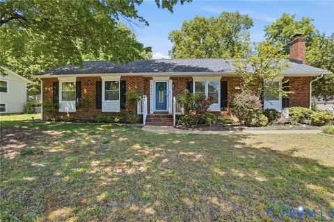 Photo of 5406 Huntingcreek Drive, Chesterfield, VA 23237 (MLS # 2610806)