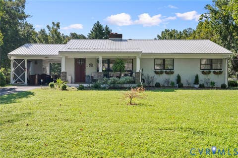 Photo of 1301 Lee Drive, Farmville, VA 23901 (MLS # 2622707)