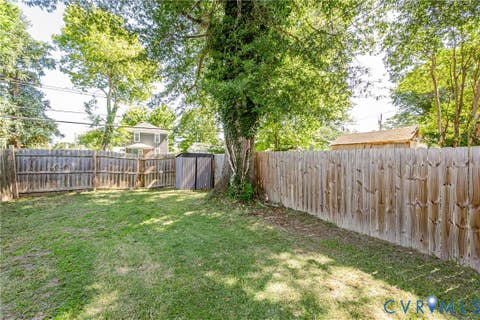 Tiny photo for 716 E Gladstone Avenue, Richmond, VA 23222 (MLS # 2620467)
