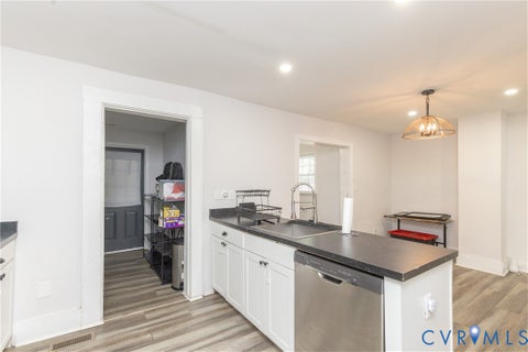Tiny photo for 716 E Gladstone Avenue, Richmond, VA 23222 (MLS # 2620467)