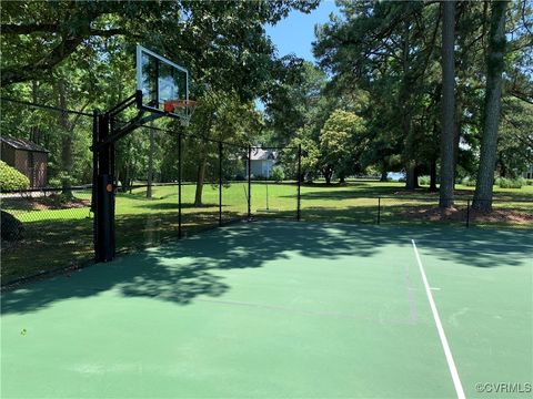 A home in Deltaville