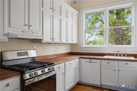 Tiny photo for 243 S Adams Street, Petersburg, VA 23803 (MLS # 2623498)