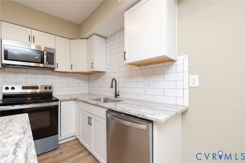 Tiny photo for 620 N 32nd Street, Richmond, VA 23223 (MLS # 2530528)