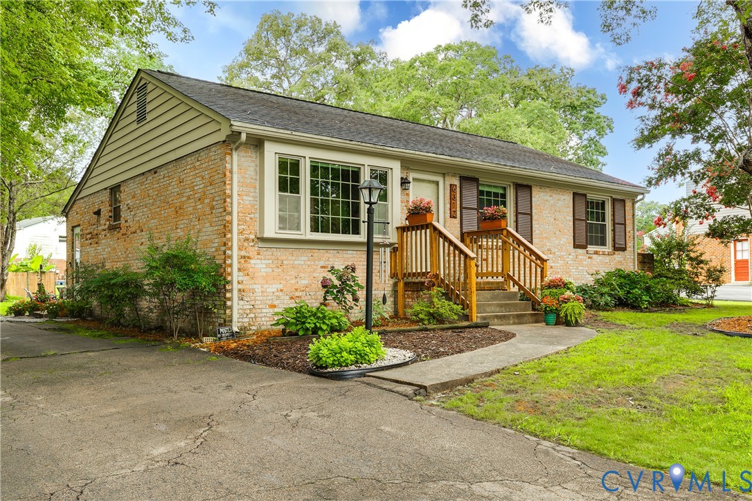 6312 Halrose Lane