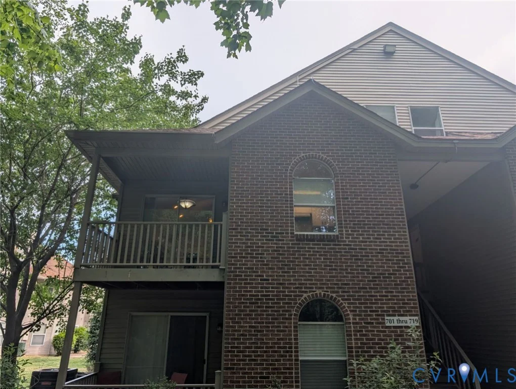 719 Mary Robert Lane Unit 204