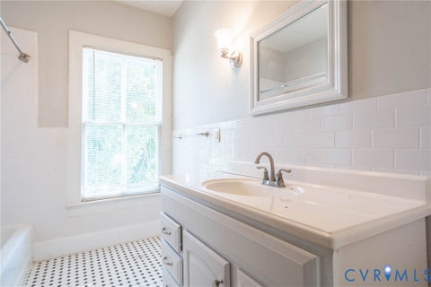 Tiny photo for 135 Mancha Avenue, Claremont, VA 23899 (MLS # 2629107)