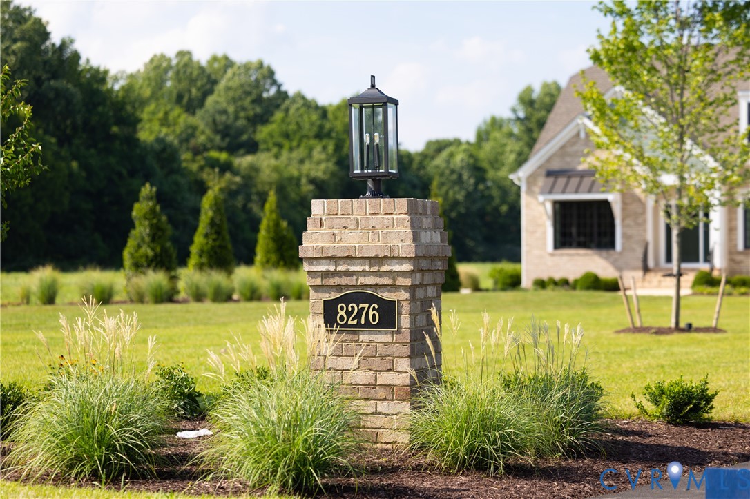 8276 Mount Eagle Road