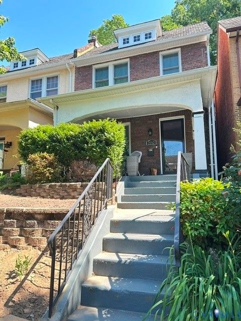 Photo of 2212 Maplewood Avenue, Richmond, VA 23220 (MLS # 2613877)