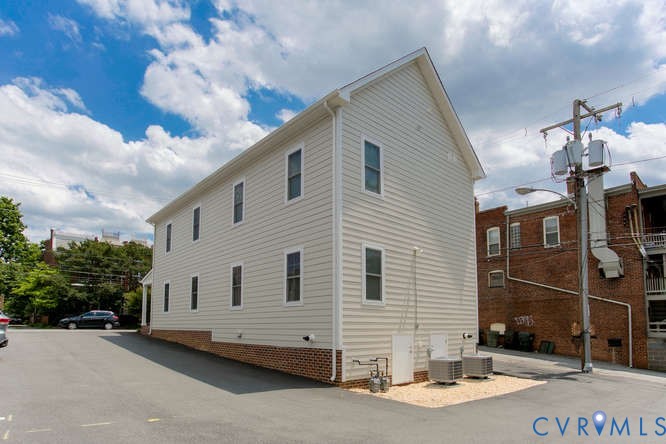 408 N Robinson Street