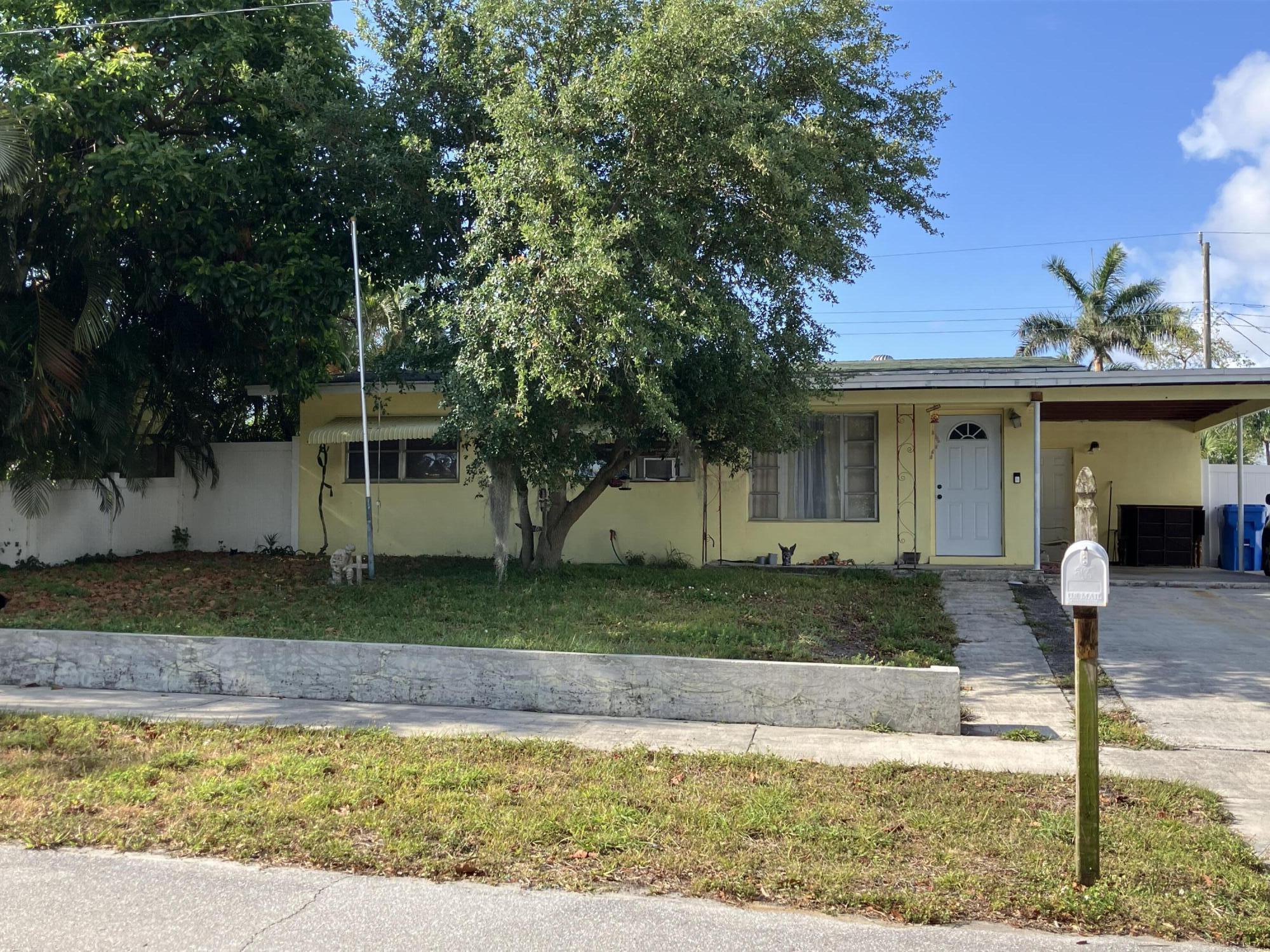 Property for Sale at 1008 W Perry Street, Lantana, Palm Beach County, Florida - Bedrooms: 3 
Bathrooms: 1  - $350,000