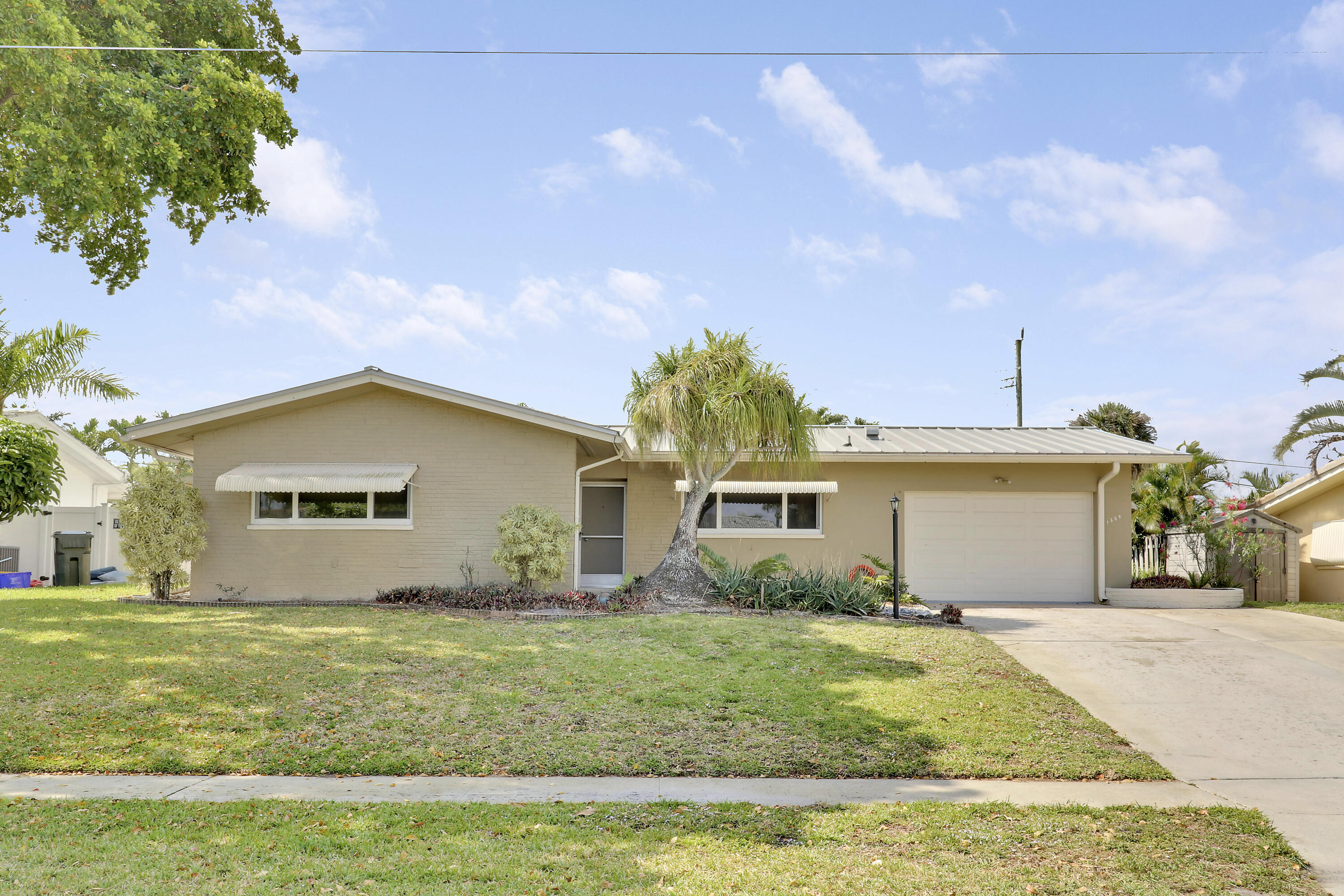 1284 Sw 9th Street, Boca Raton, Palm Beach County, Florida - 3 Bedrooms  
2 Bathrooms - 