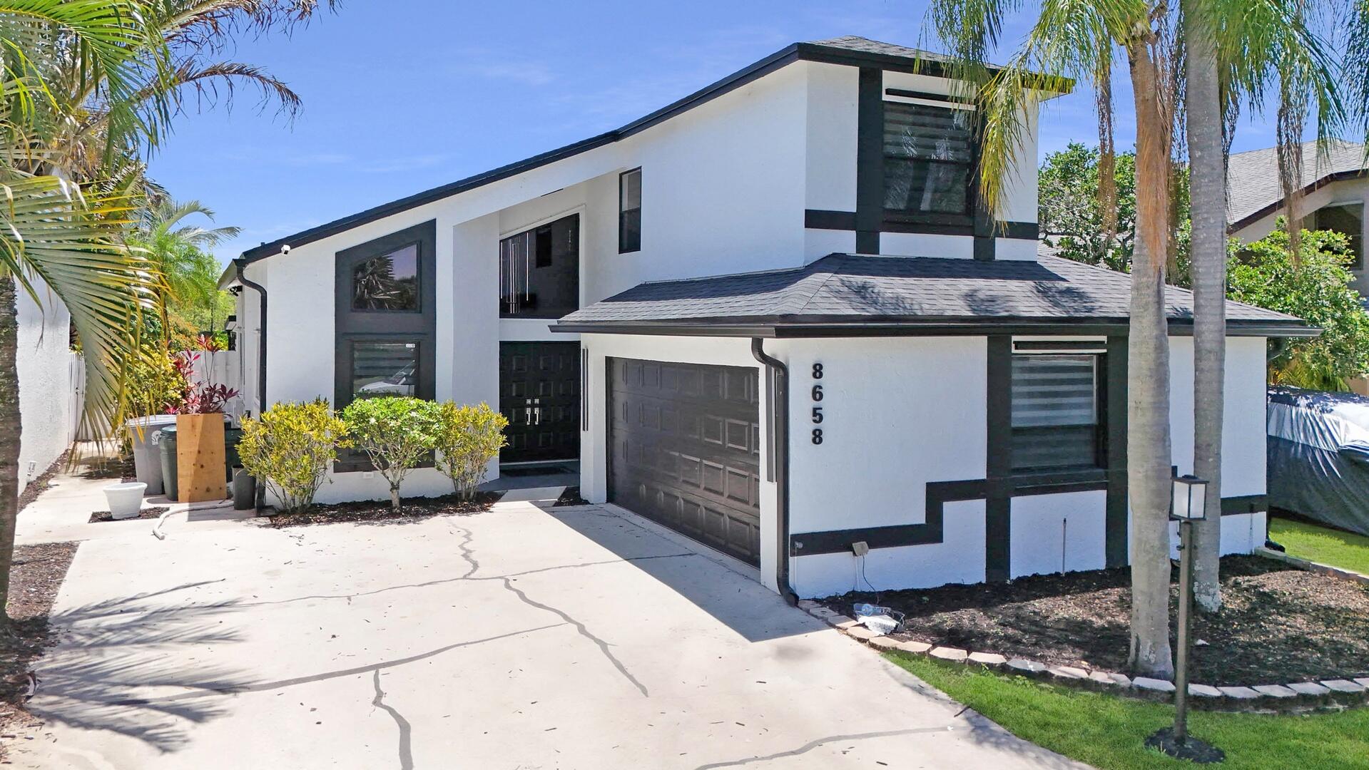 8658 Kimble Way, Boca Raton, Palm Beach County, Florida - 3 Bedrooms  
2.5 Bathrooms - 