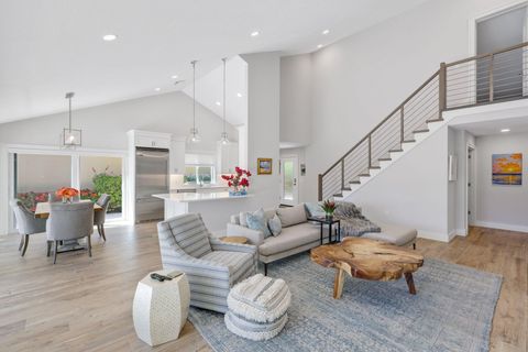 Photo of 215 Ridge Road, Jupiter, FL 33477 (MLS # RX-11118403)