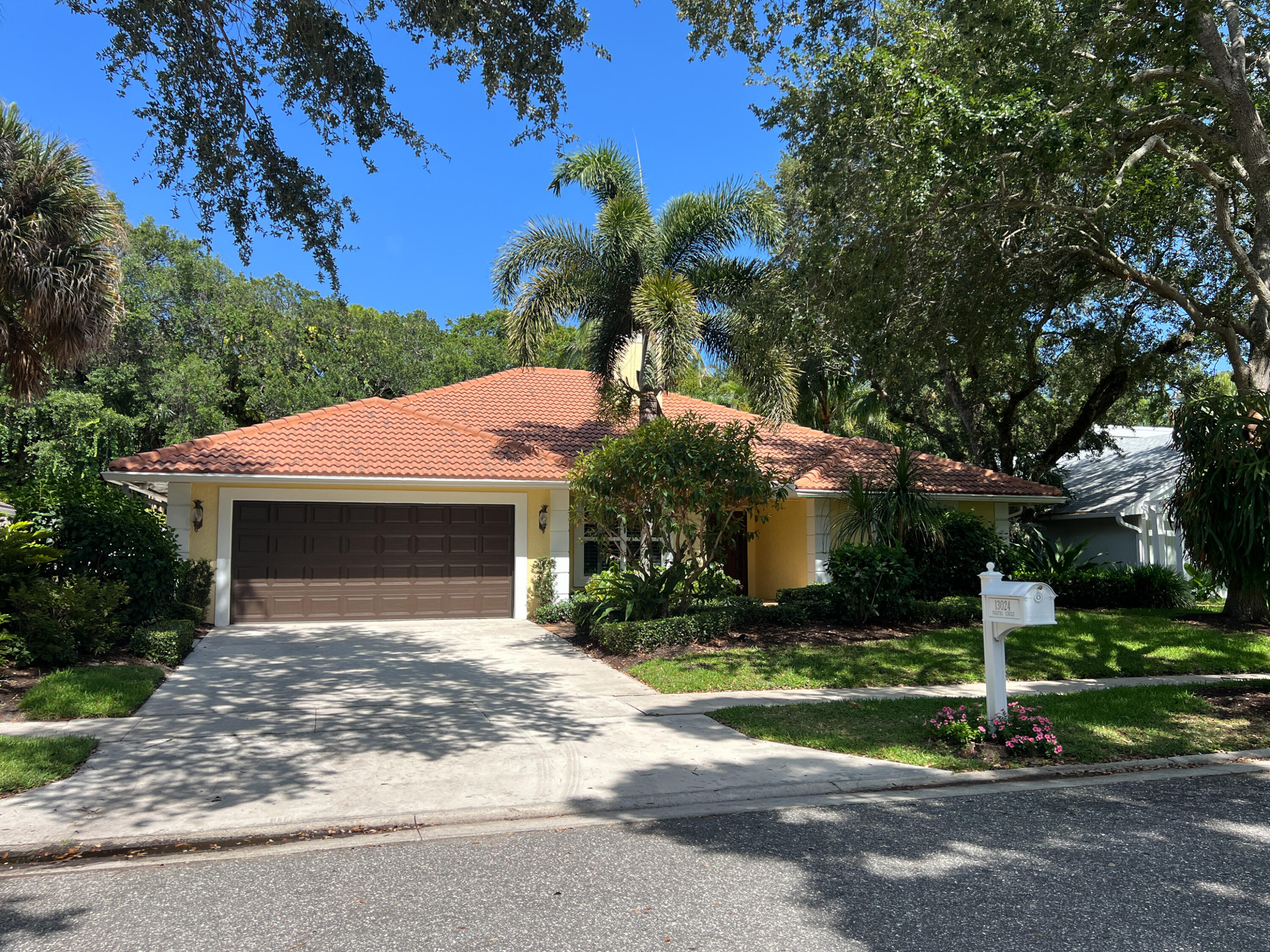 Property for Sale at 13024 Coastal Circle, Palm Beach Gardens, Palm Beach County, Florida - Bedrooms: 3 
Bathrooms: 2.5  - $1,100,000