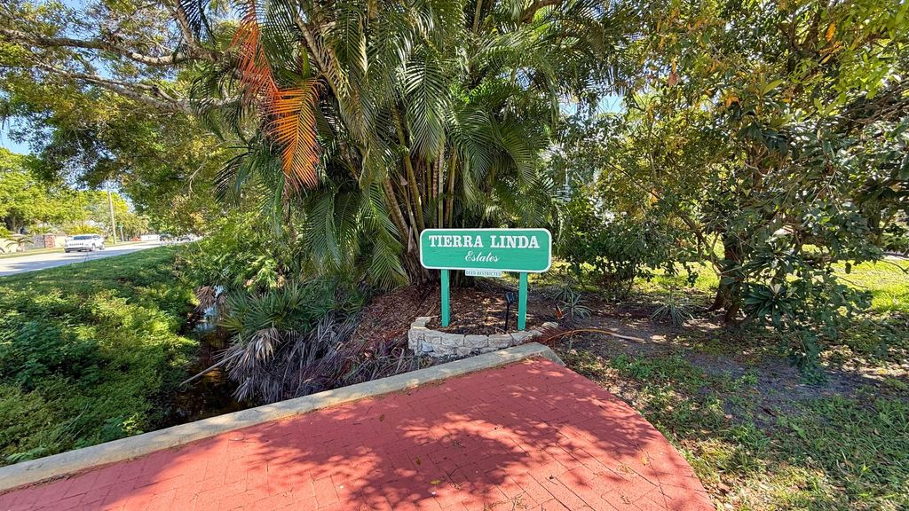 Photo of 713 24th Square, Vero Beach, FL 32962 (MLS # RX-11129496)