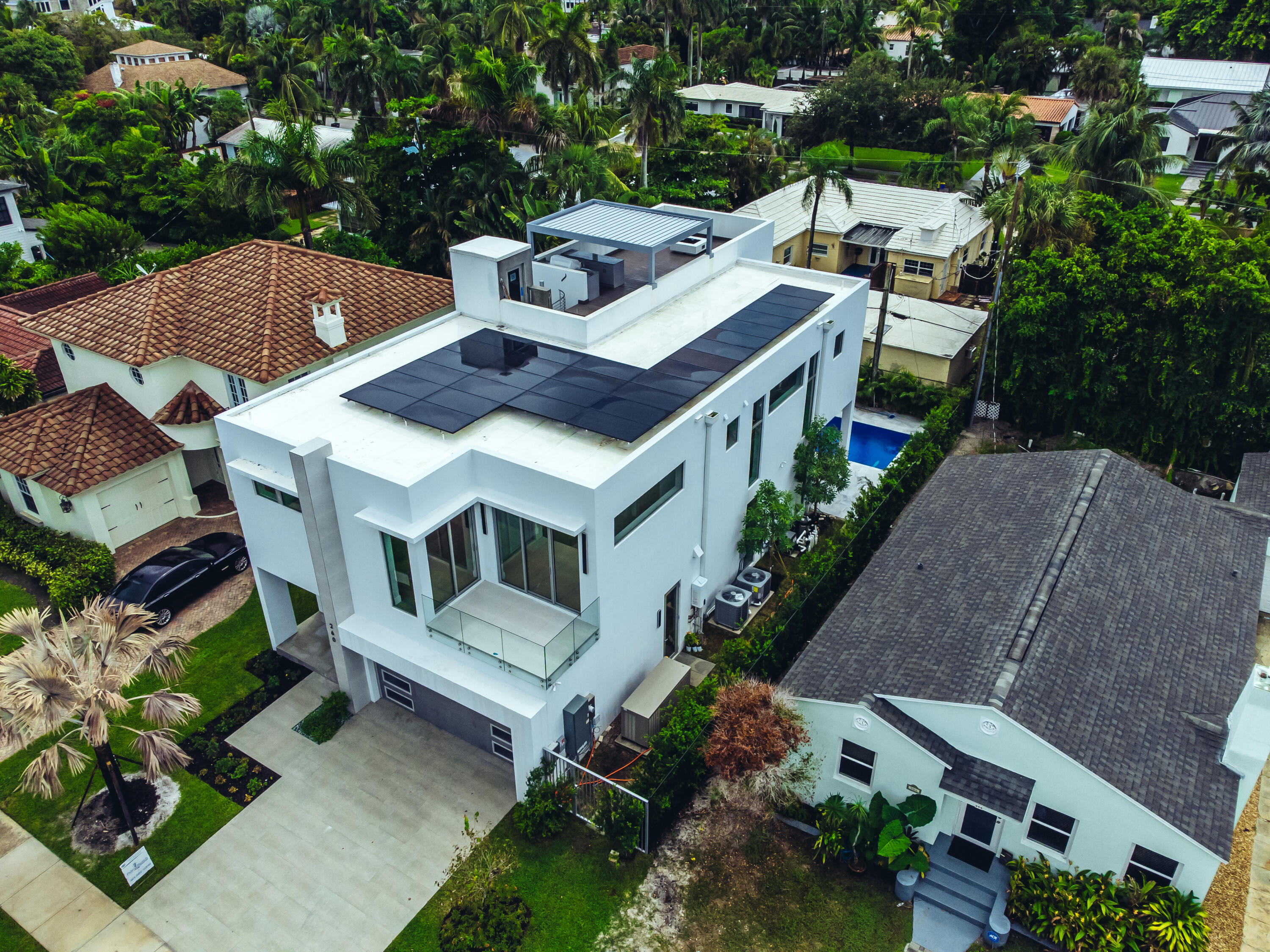260 31st Street, West Palm Beach, Palm Beach County, Florida - 4 Bedrooms  
4.5 Bathrooms - 