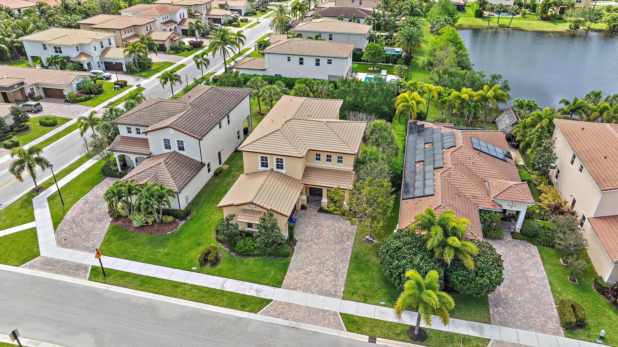 Property for Sale at 168 Rudder Cay Way, Jupiter, Palm Beach County, Florida - Bedrooms: 5 
Bathrooms: 3  - $1,099,000
