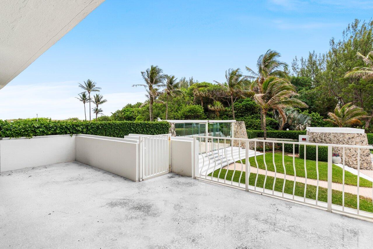 2774 S Ocean Boulevard 106, Palm Beach, Palm Beach County, Florida - 1 Bedrooms  
1 Bathrooms - 