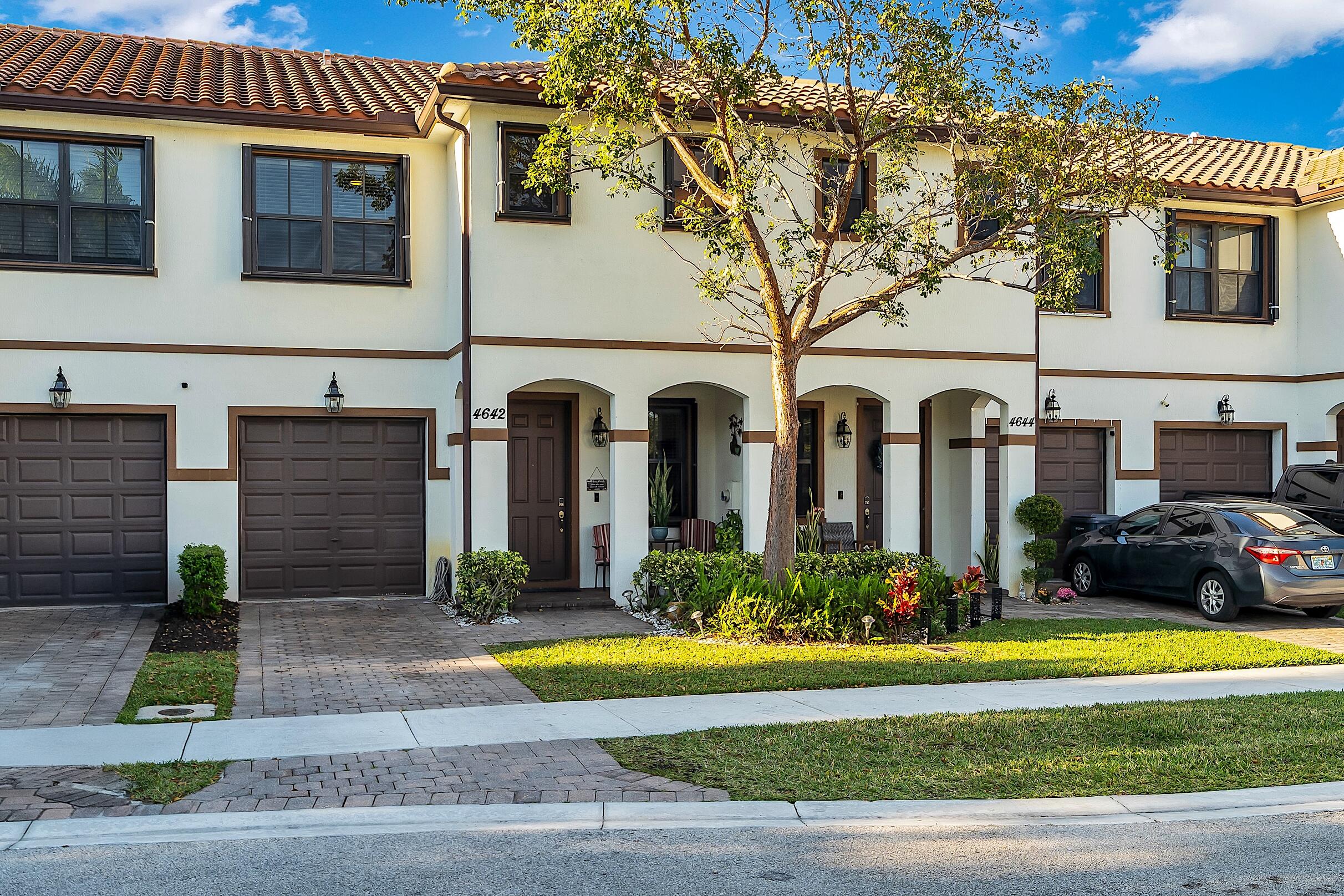 Property for Sale at 4642 Silver Saw Lane, Lake Worth, Palm Beach County, Florida - Bedrooms: 3 
Bathrooms: 2.5  - $407,000