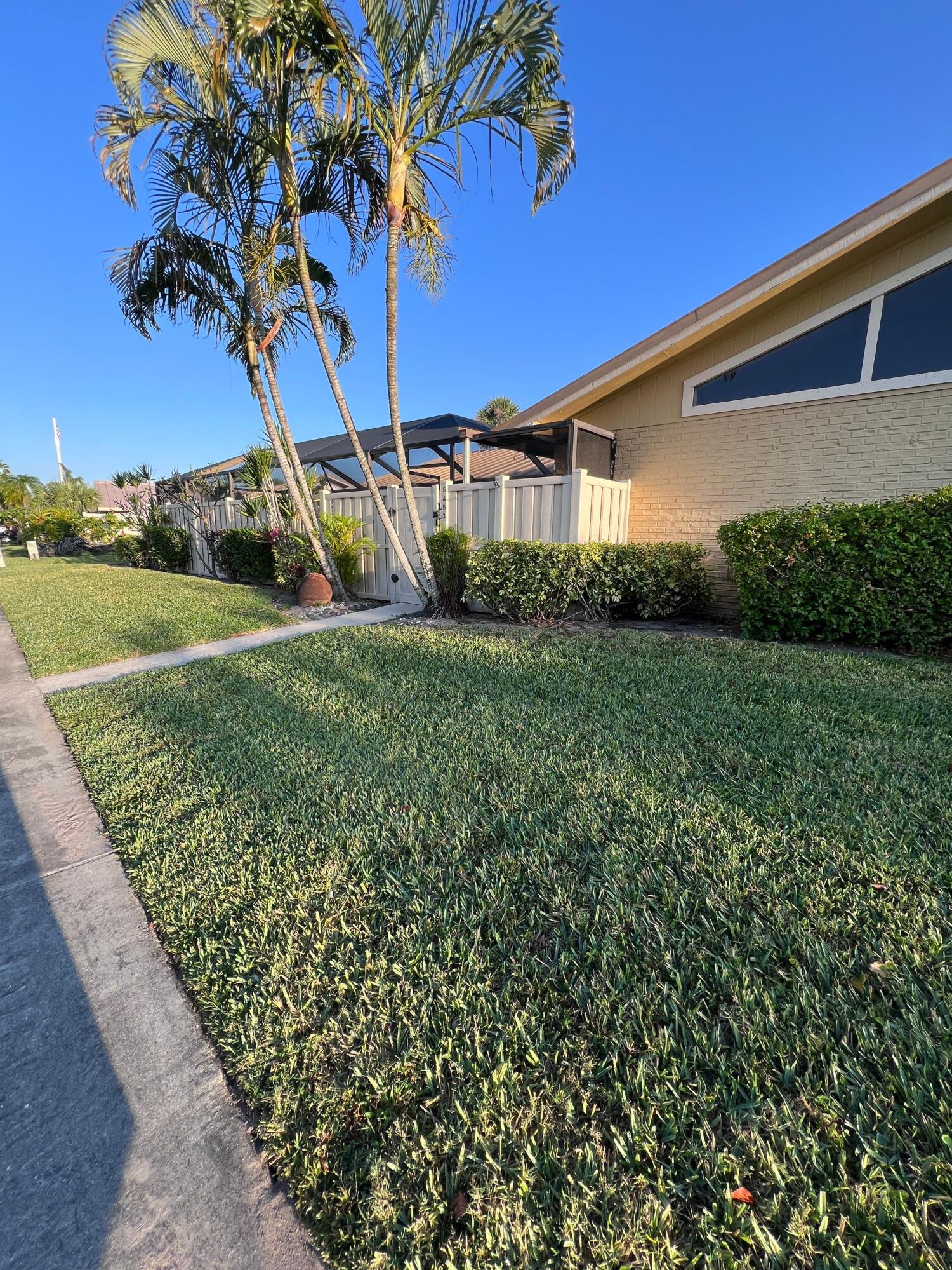 Property for Sale at 5493 Eagle Lake Drive, Palm Beach Gardens, Palm Beach County, Florida - Bedrooms: 3 
Bathrooms: 2  - $367,000