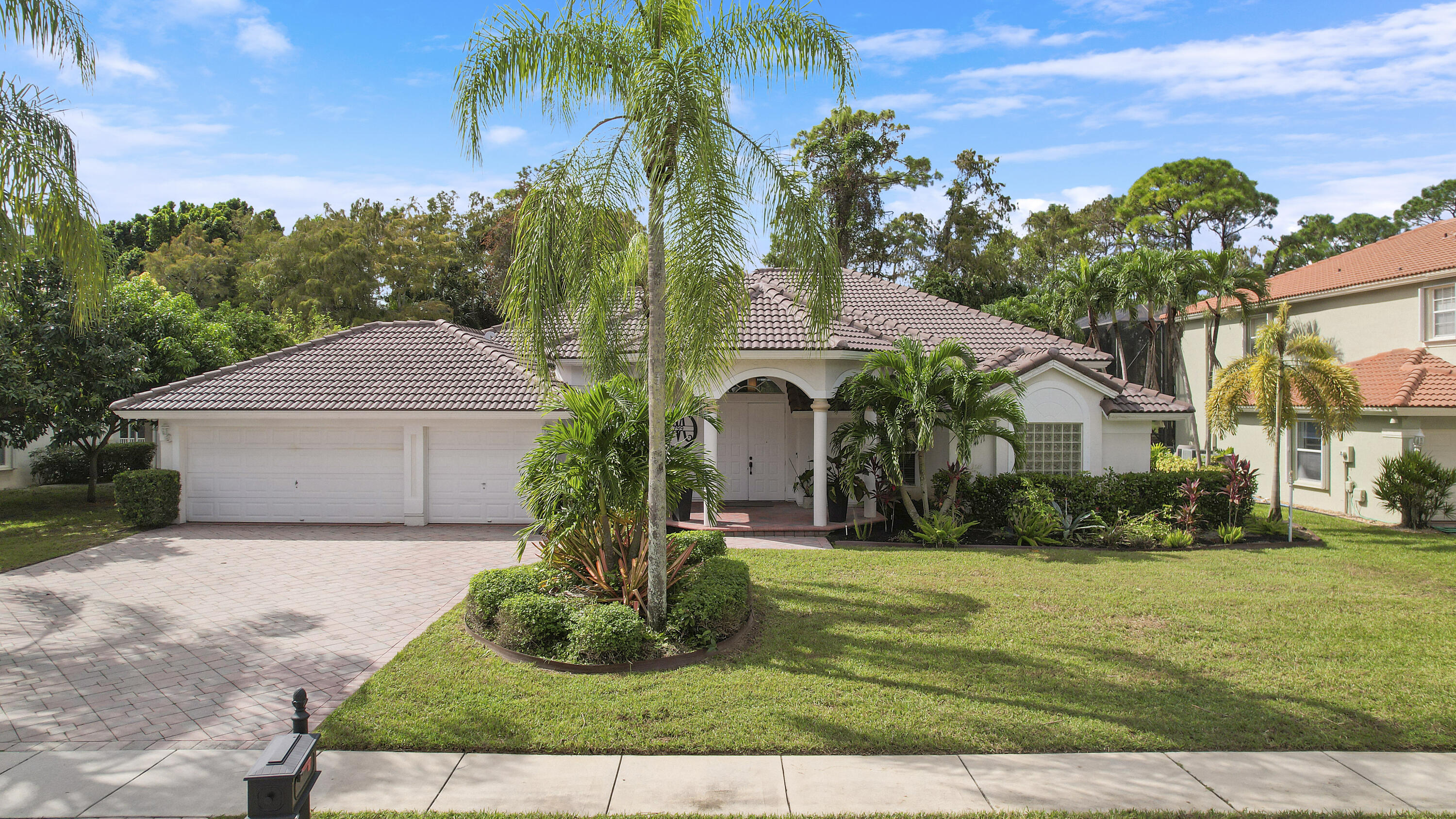 799 Cedar Cove Road, Wellington, Palm Beach County, Florida - 5 Bedrooms  
3 Bathrooms - 