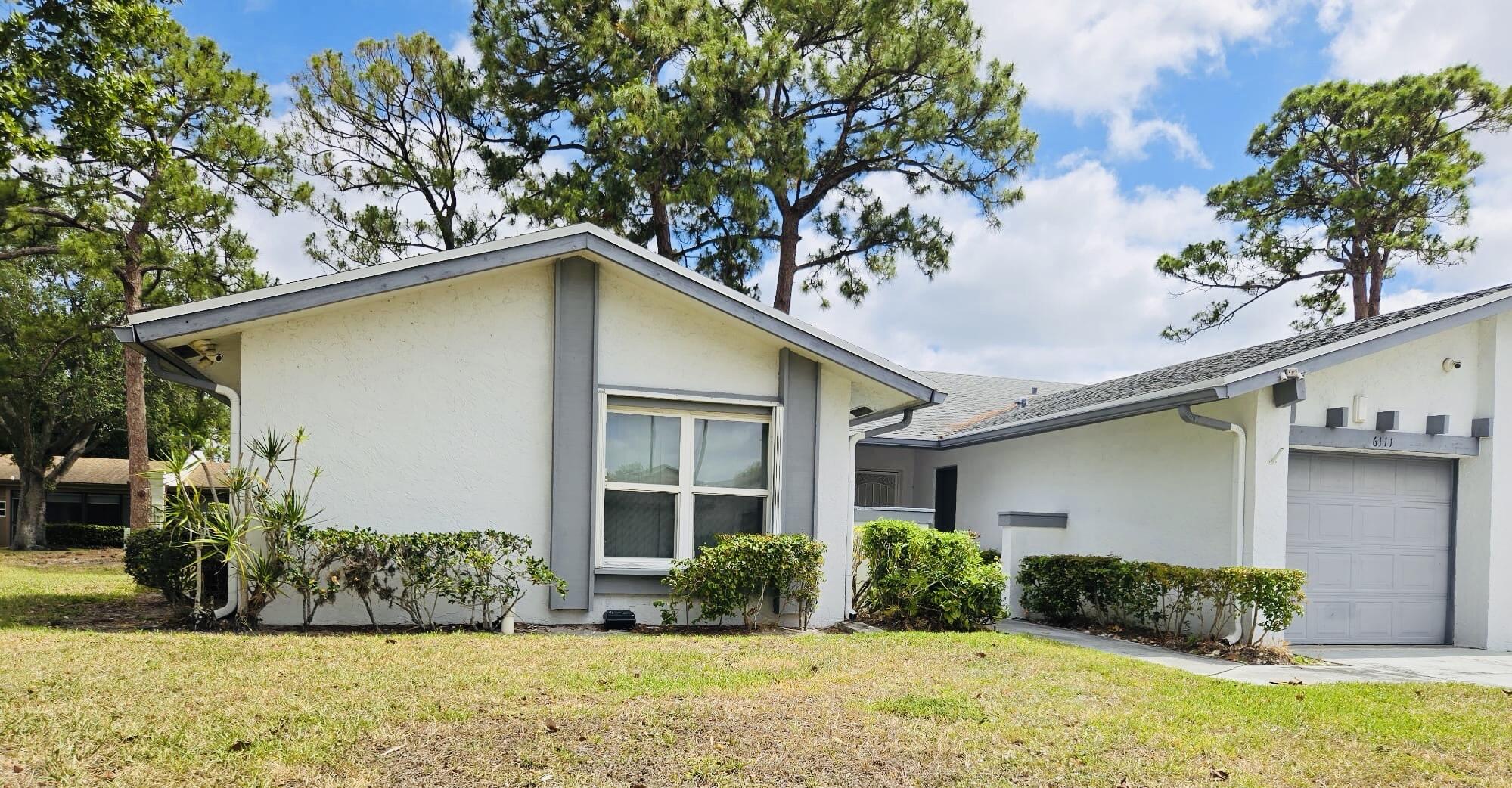 6111 Elsinore Circle, Greenacres, Palm Beach County, Florida - 2 Bedrooms  
2 Bathrooms - 