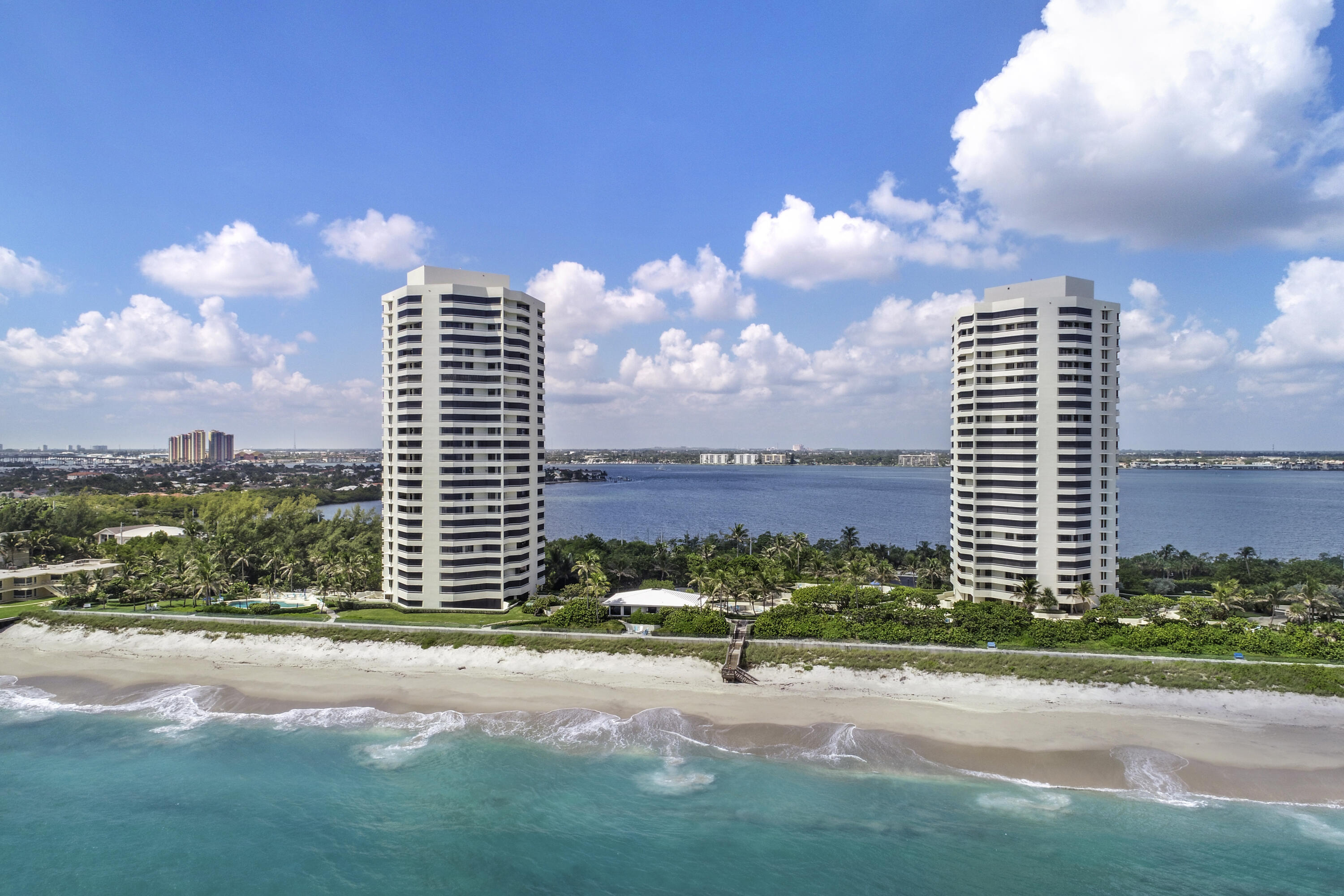 Property for Sale at 5080 N Ocean Drive 16A, Singer Island, Palm Beach County, Florida - Bedrooms: 3 
Bathrooms: 2.5  - $1,150,000