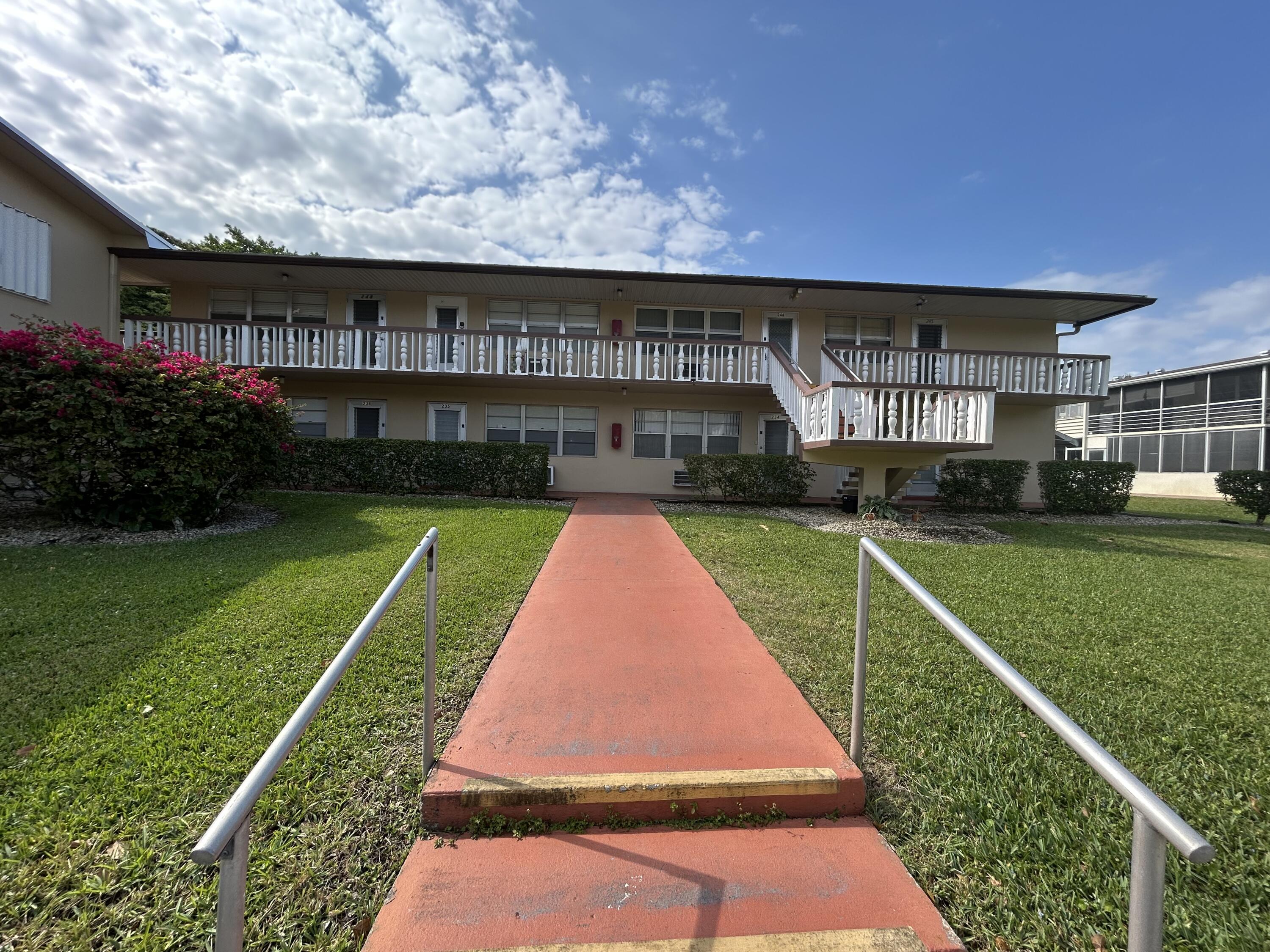 235 Canterbury K, West Palm Beach, Palm Beach County, Florida - 1 Bedrooms  
1 Bathrooms - 