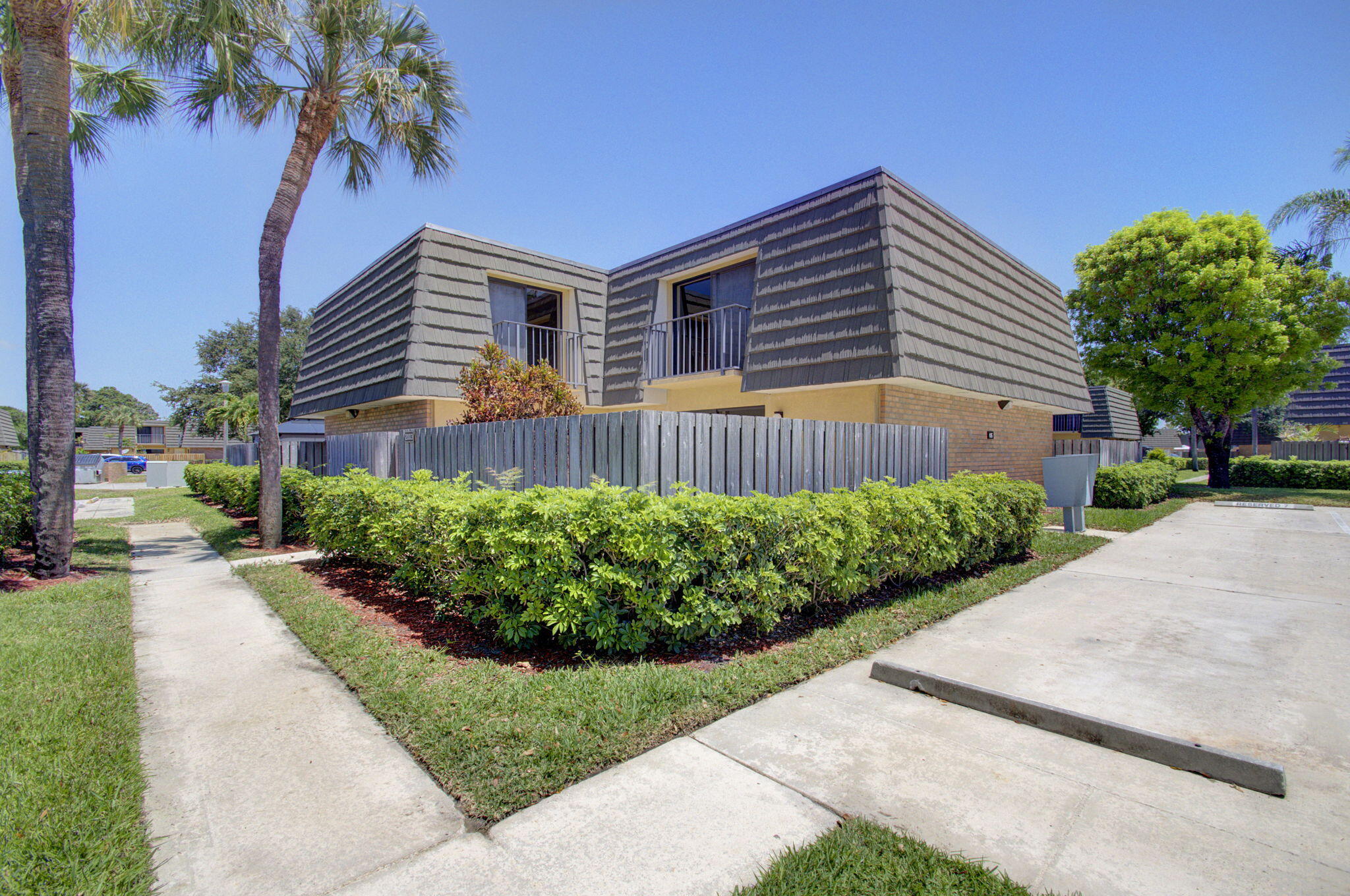 Property for Sale at 2003 20th Way, West Palm Beach, Palm Beach County, Florida - Bedrooms: 2 
Bathrooms: 2.5  - $319,000