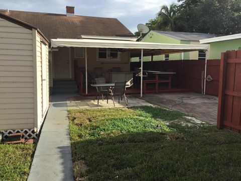 Tiny photo for 1837 Buchanan Street #Front And Back, Hollywood, FL 33020 (MLS # RX-11119793)