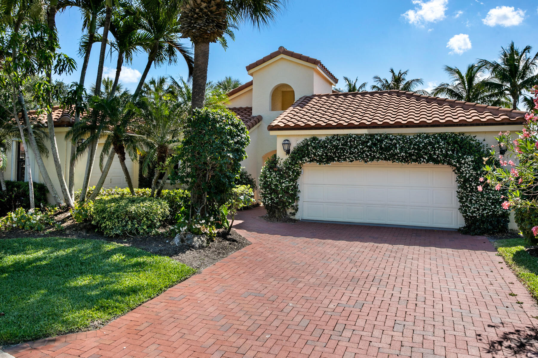 Property for Sale at 16643 Hidden Cove Drive, Jupiter, Palm Beach County, Florida - Bedrooms: 3 
Bathrooms: 3  - $2,450,000