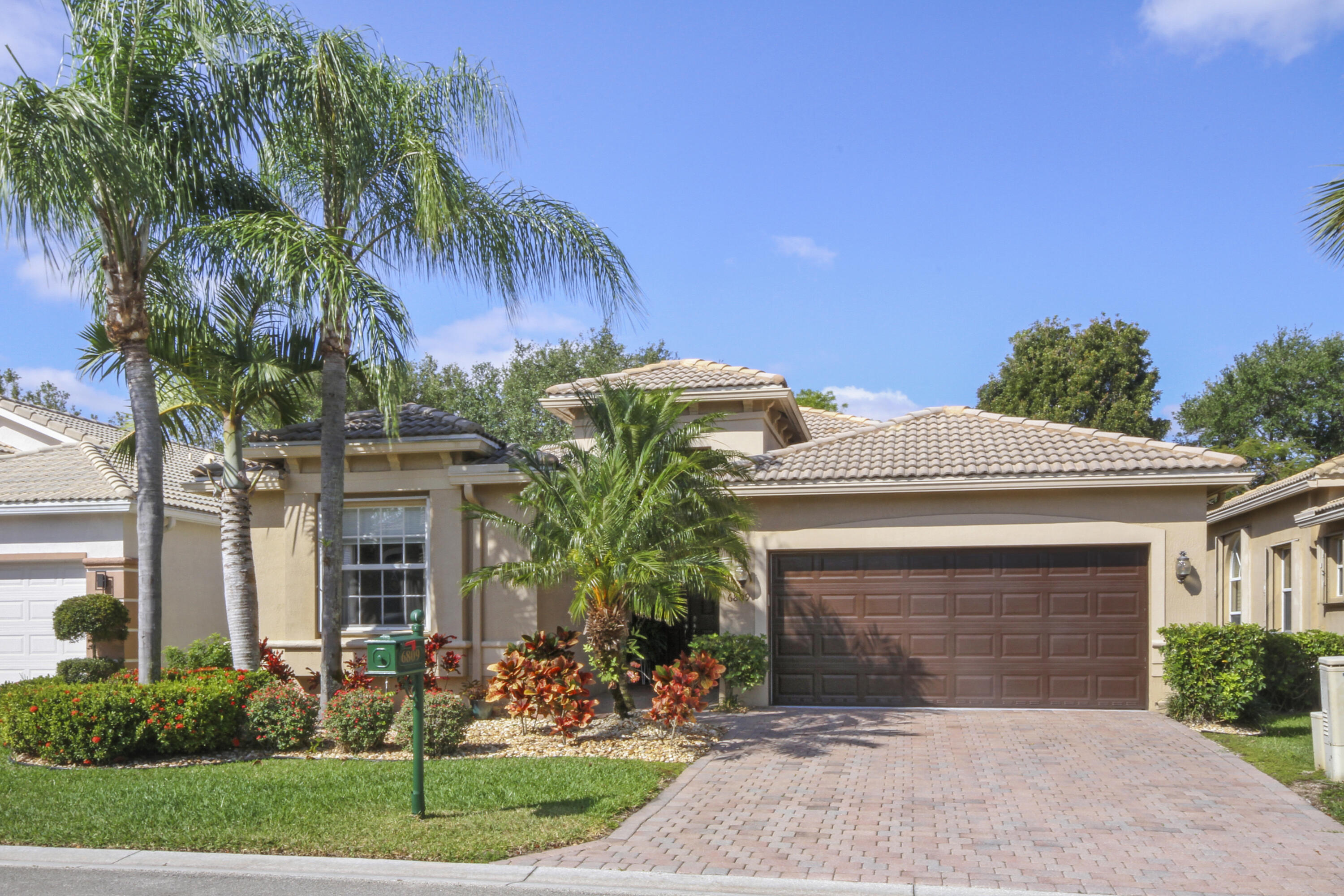 Property for Sale at 6809 Via Bellini, Lake Worth, Palm Beach County, Florida - Bedrooms: 3 
Bathrooms: 2.5  - $579,900