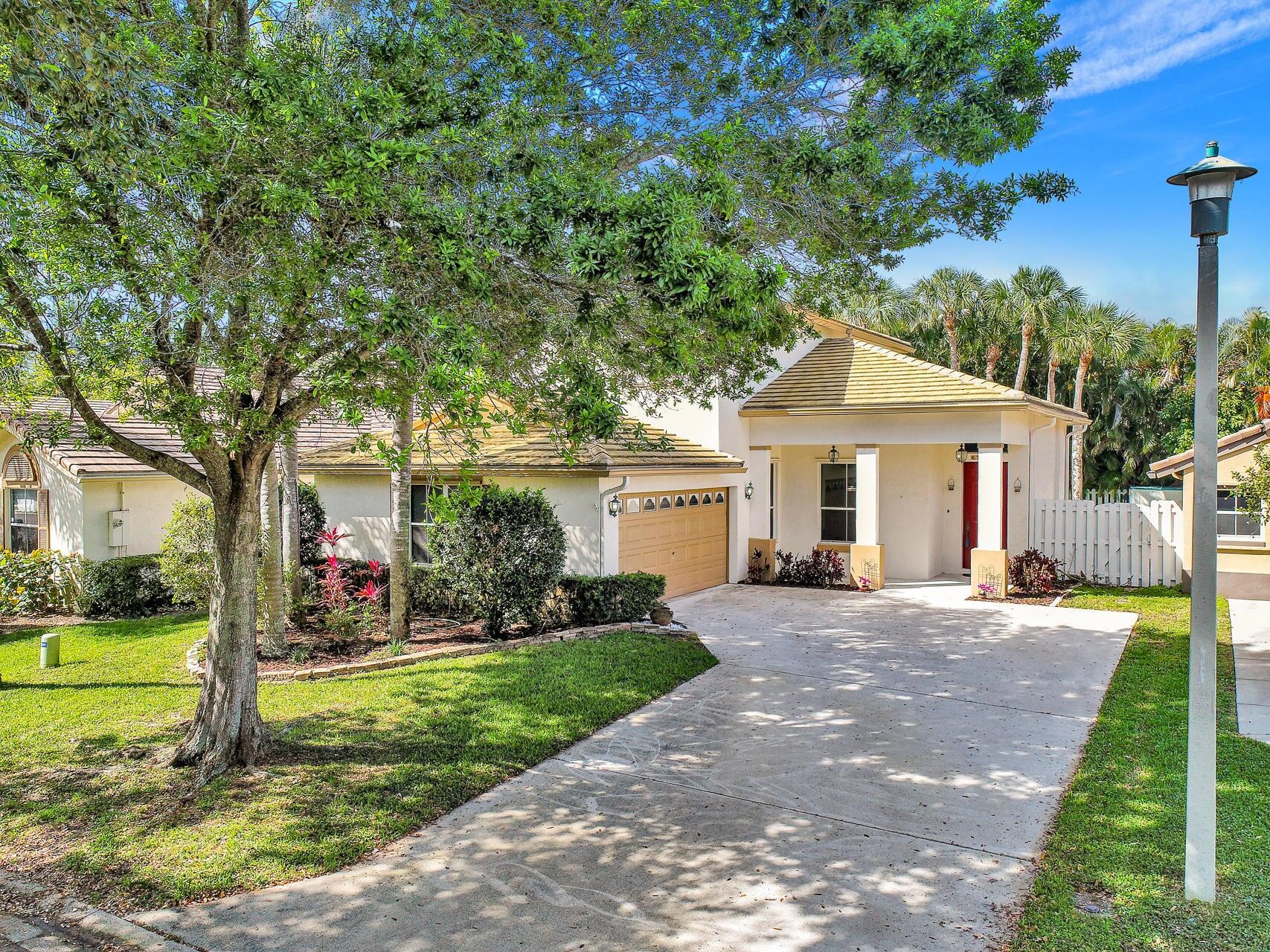 7829 Manor Forest Lane, Boynton Beach, Palm Beach County, Florida - 4 Bedrooms  
3 Bathrooms - 