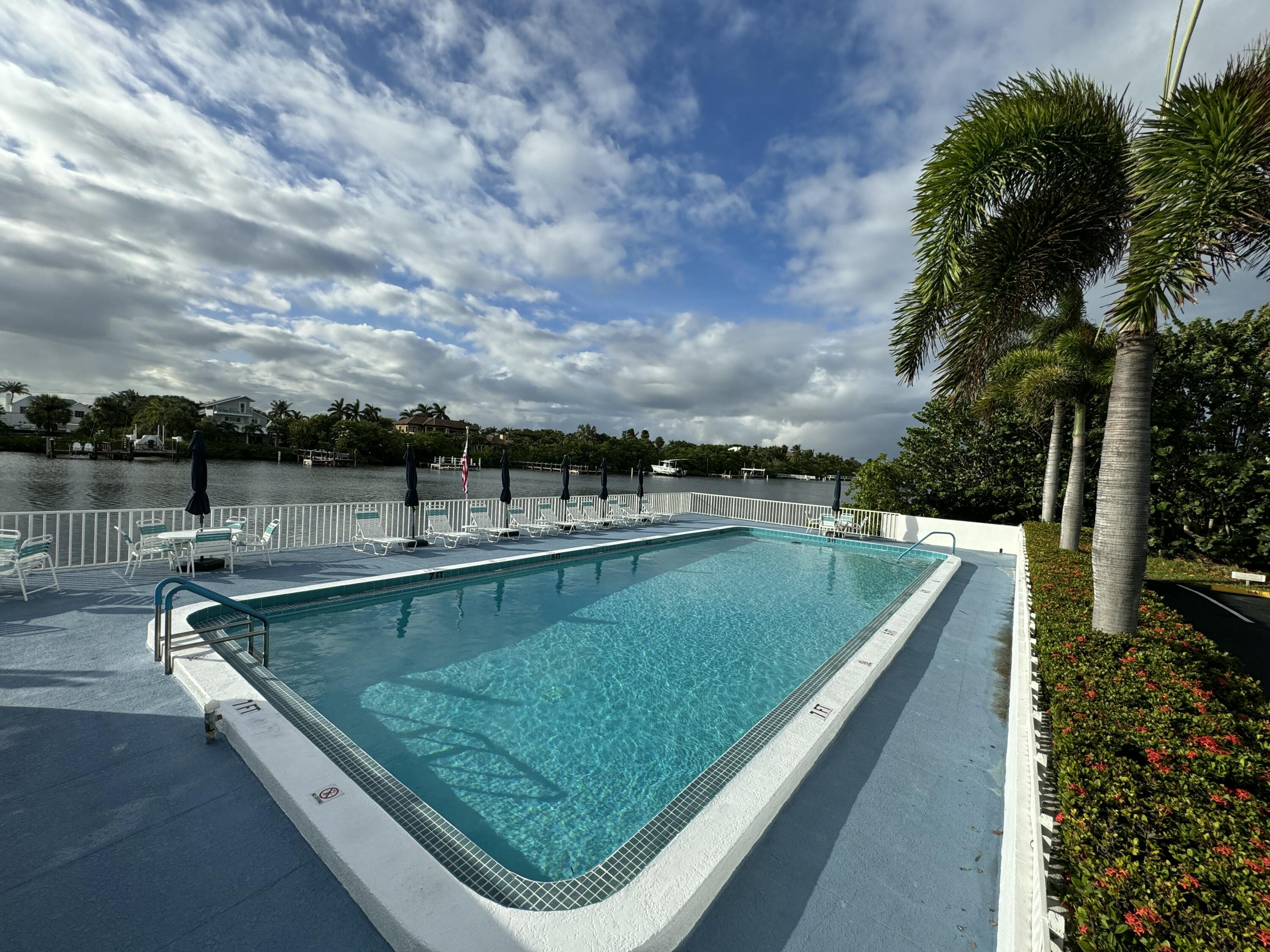4001 S Ocean Boulevard 209, South Palm Beach, Palm Beach County, Florida - 1 Bedrooms  
1 Bathrooms - 