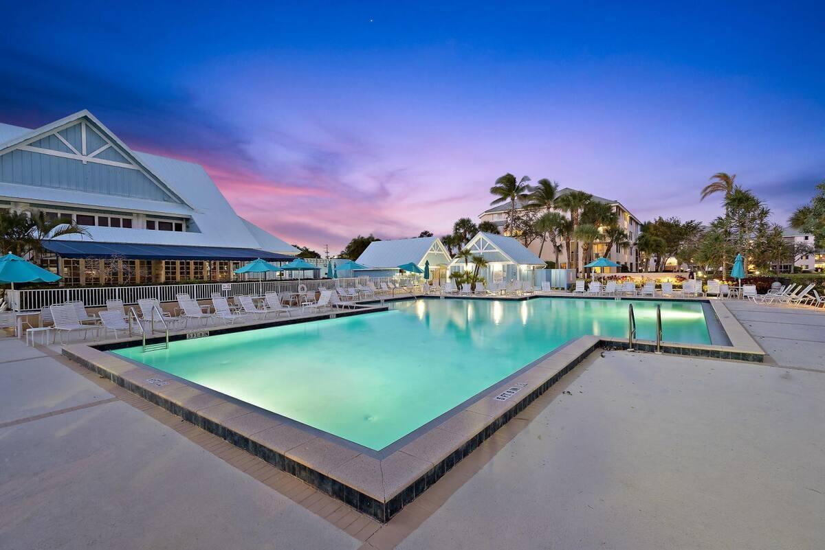 Property for Sale at 353 S Us Highway 1 B1, Jupiter, Palm Beach County, Florida - Bedrooms: 2 
Bathrooms: 2  - $499,000