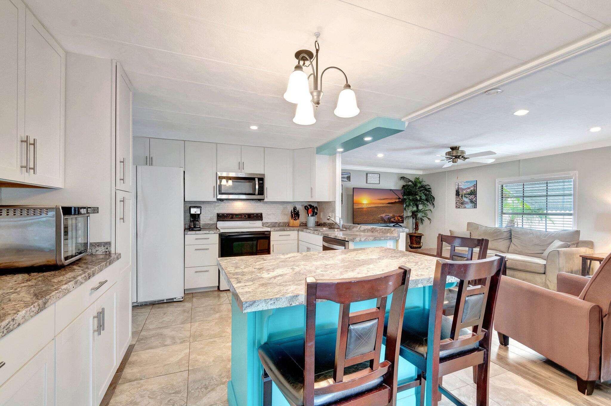Property for Sale at 14001 Kingston Bay, Boynton Beach, Palm Beach County, Florida - Bedrooms: 2 
Bathrooms: 2  - $194,900