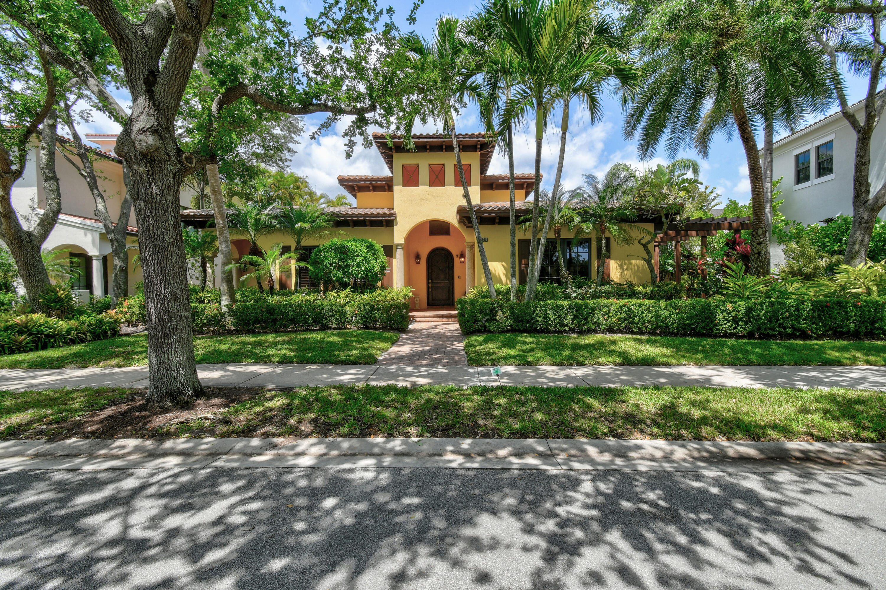 Property for Sale at 147 Segovia Way, Jupiter, Palm Beach County, Florida - Bedrooms: 4 
Bathrooms: 4.5  - $2,195,000