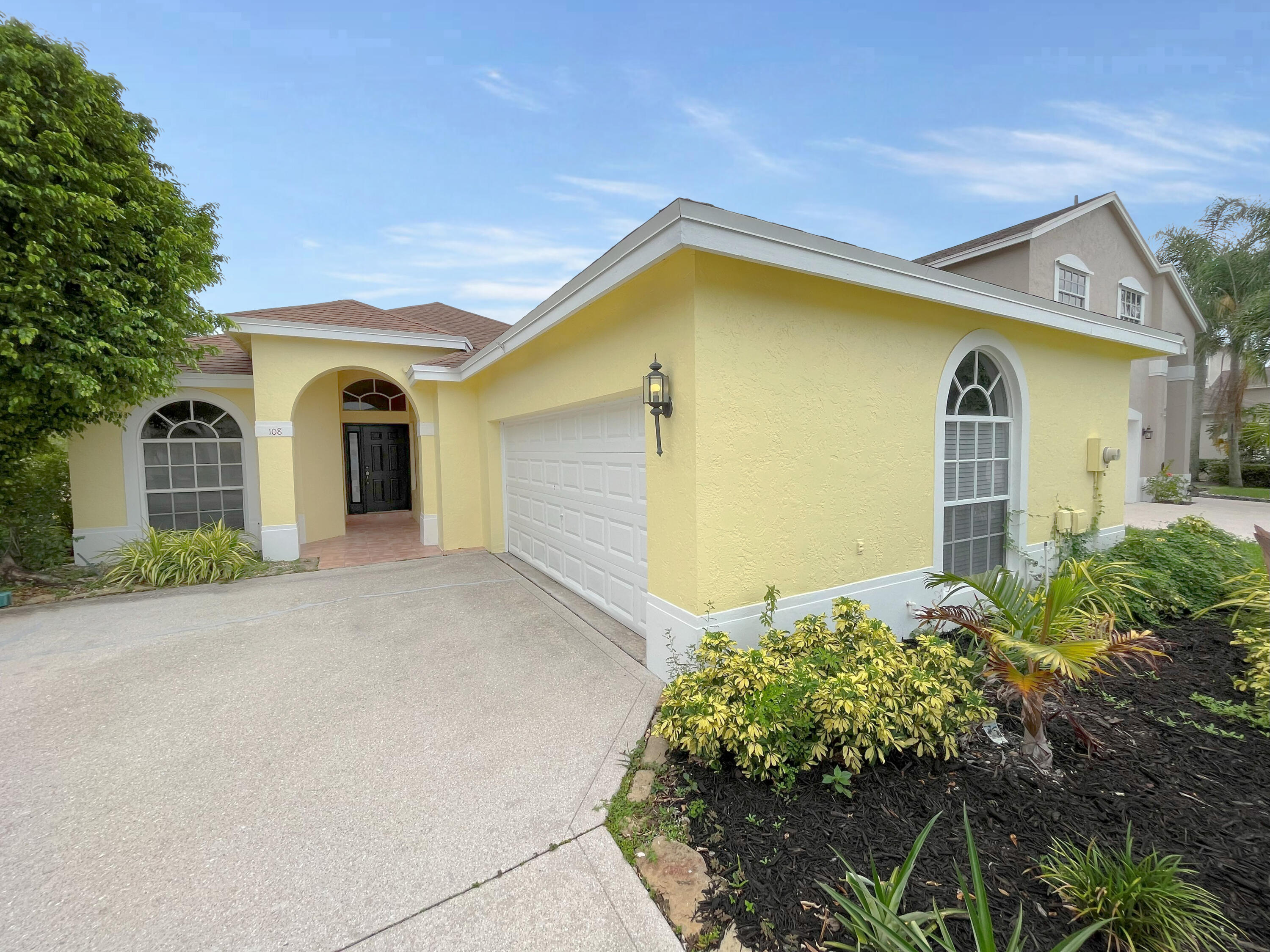 108 Meadowlands Drive, Royal Palm Beach, Palm Beach County, Florida - 3 Bedrooms  
2 Bathrooms - 