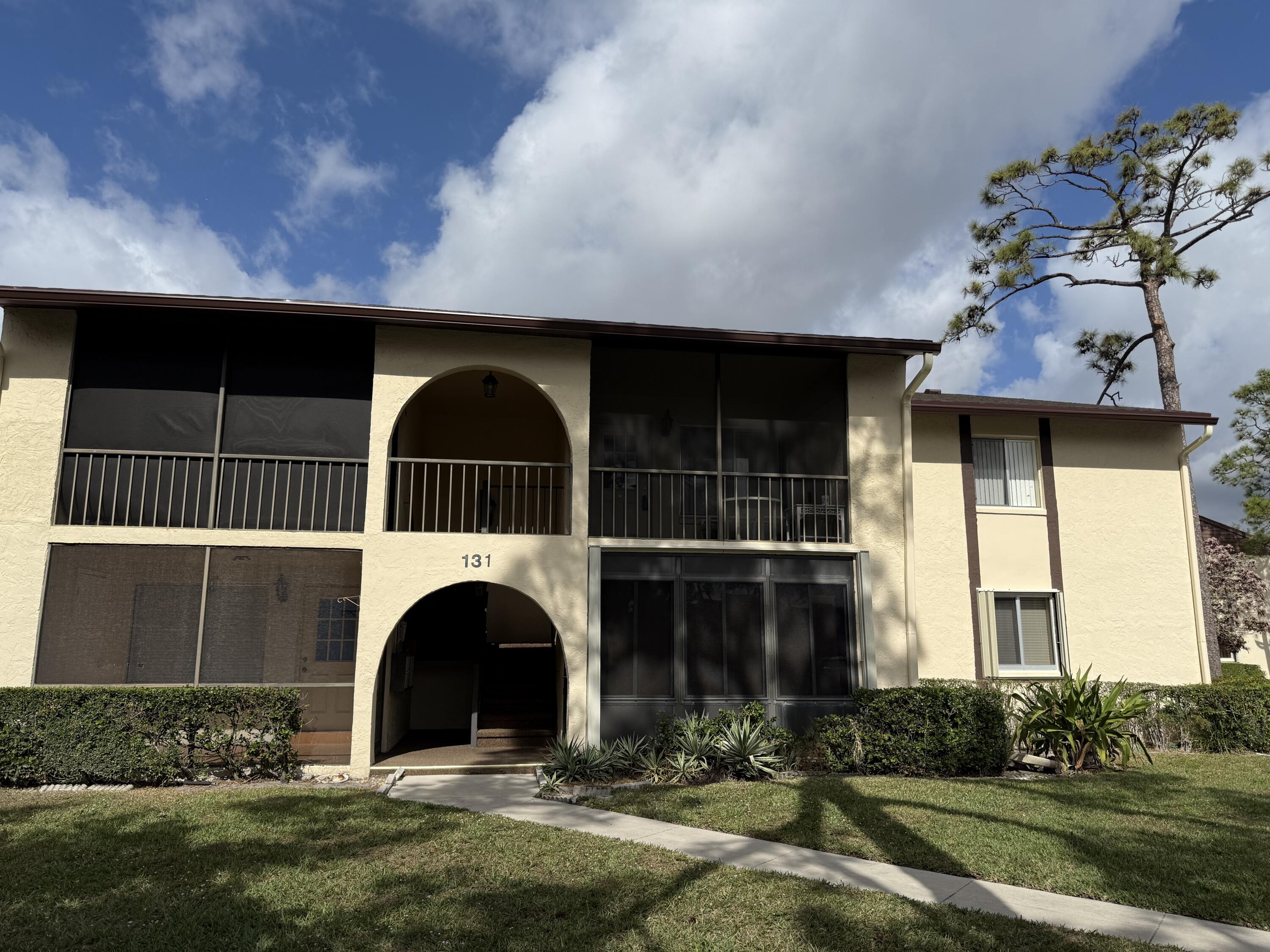Property for Sale at 131 Lake Pine Circle D-2, Greenacres, Palm Beach County, Florida - Bedrooms: 2 
Bathrooms: 1  - $139,990