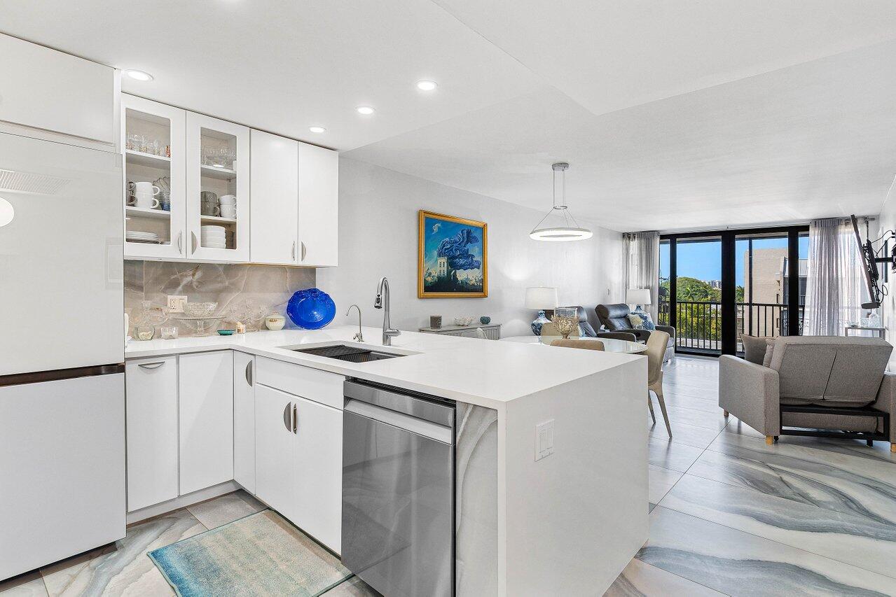 Property for Sale at 12 Royal Palm Way Way 605, Boca Raton, Palm Beach County, Florida - Bedrooms: 2 
Bathrooms: 2  - $550,000