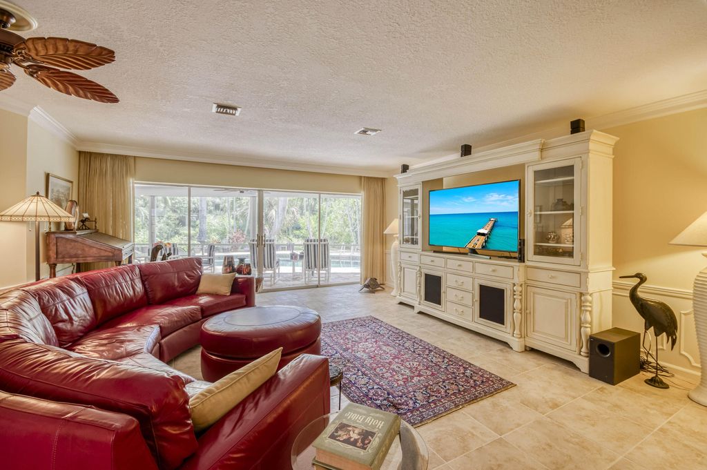 Photo of 8629 SE Duncan Street, Hobe Sound, FL 33455 (MLS # RX-11099761)