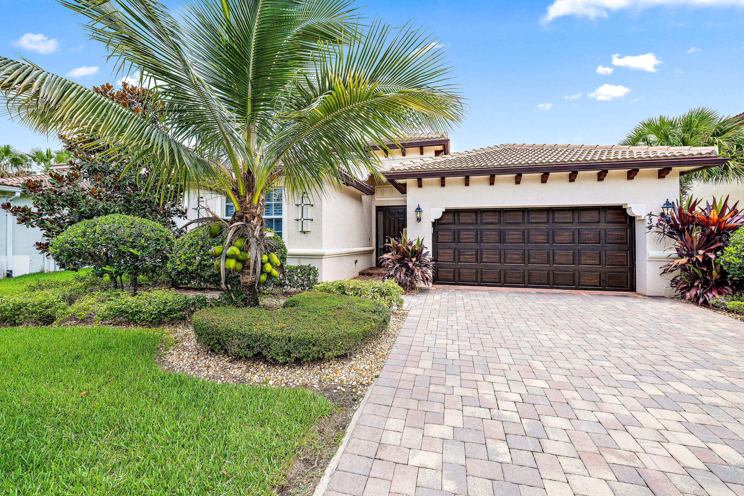 Property for Sale at 134 Crab Cay Way, Jupiter, Palm Beach County, Florida - Bedrooms: 3 
Bathrooms: 2.5  - $999,000